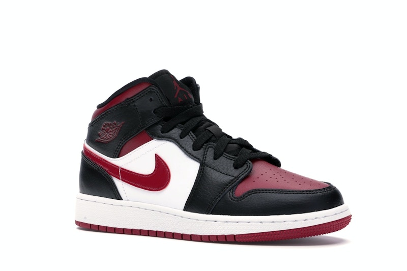 Air jordan bred toe mid clearance