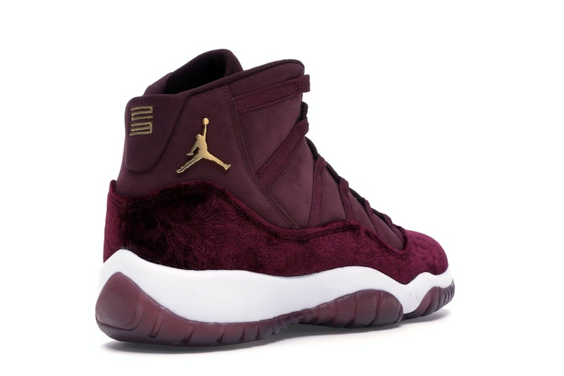 Air jordan 11 retro red velvet clearance