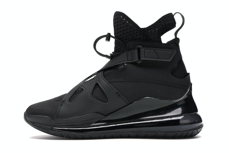 Jordan Air Latitude 720 Triple Black (W