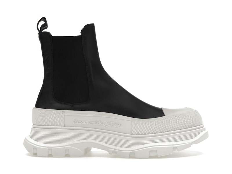Chelsea boots shop with tread