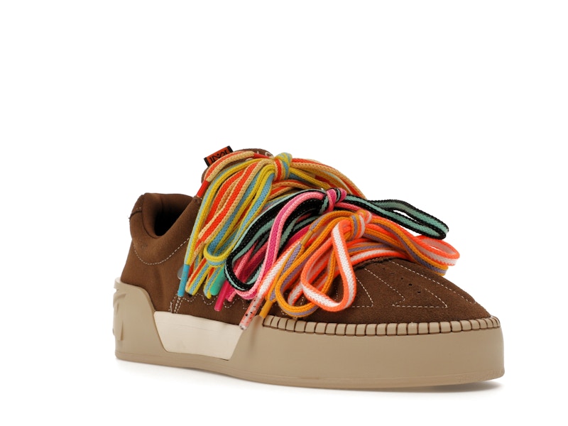 Anta Kai Hélà Brown