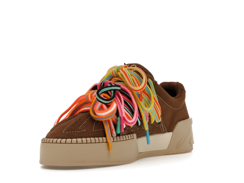 Anta Kai Hélà Brown