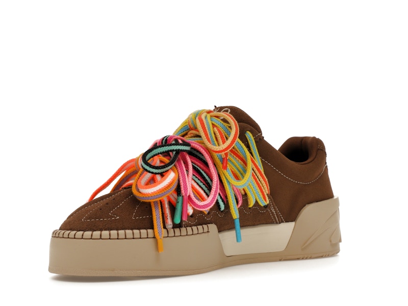 Anta Kai Hélà Brown