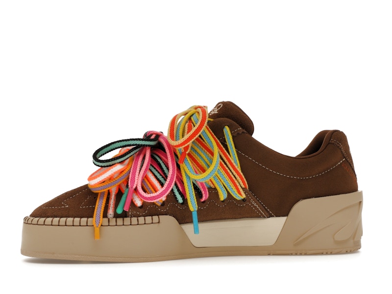 Anta Kai Hélà Brown