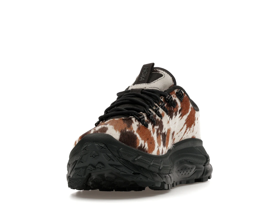 Hoka One One Tor Summit + Pirate Black