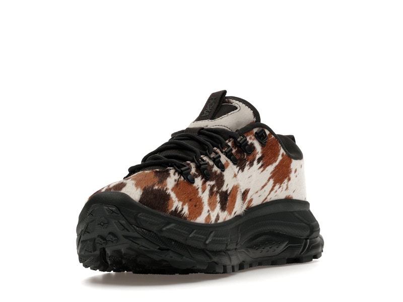 Hoka One One Tor Summit + Pirate Black