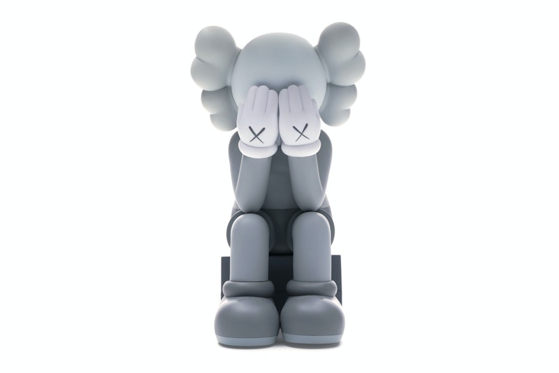 国産品 KAWS Passing Through Open Edition Vinyl Figure Grey - US その他