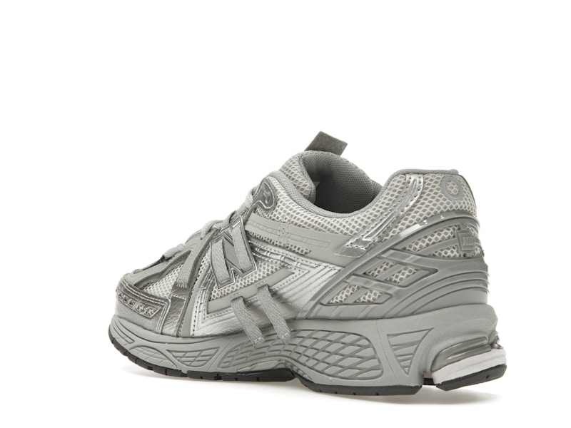 New Balance 1906A Concrete Silver Metallic