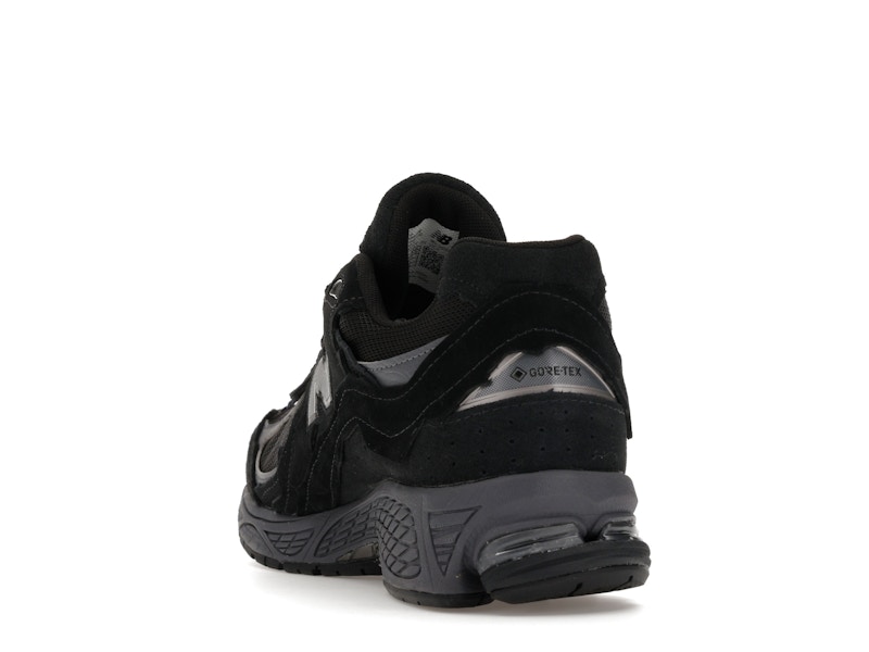 New Balance 2002R Gore-Tex Protection Pack Black Magnet