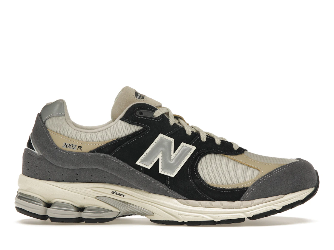 New Balance 2002R Magnet Sandstone