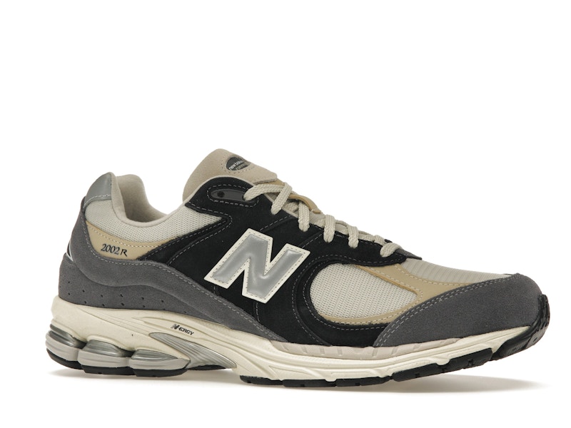 New Balance 2002R Magnet Sandstone