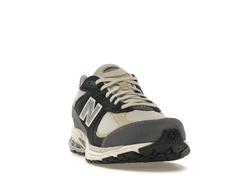 New Balance 2002R Magnet Sandstone