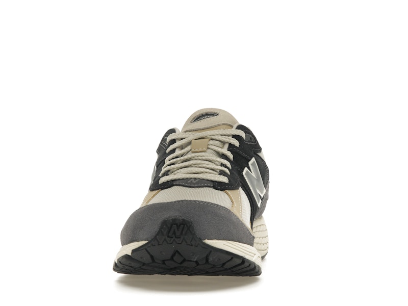 New Balance 2002R Magnet Sandstone