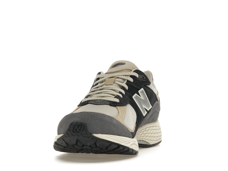New Balance 2002R Magnet Sandstone