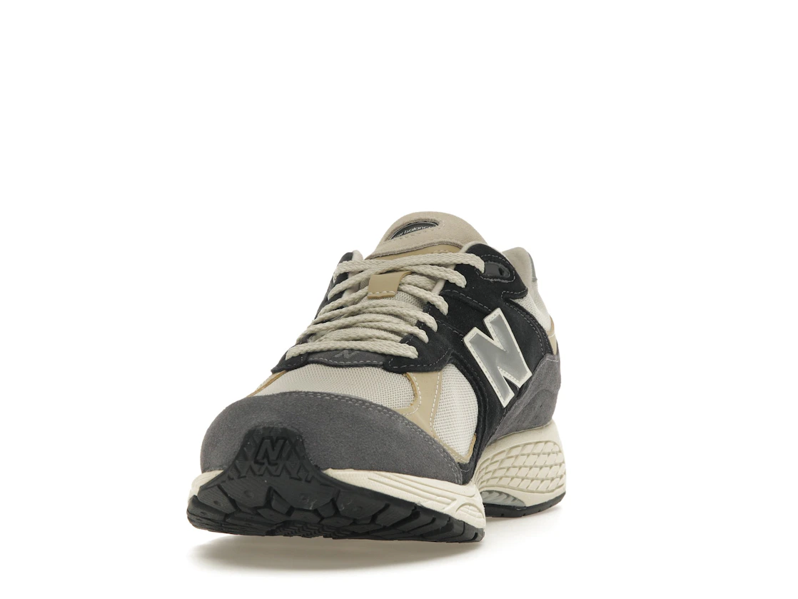 New Balance 2002R Magnet Sandstone