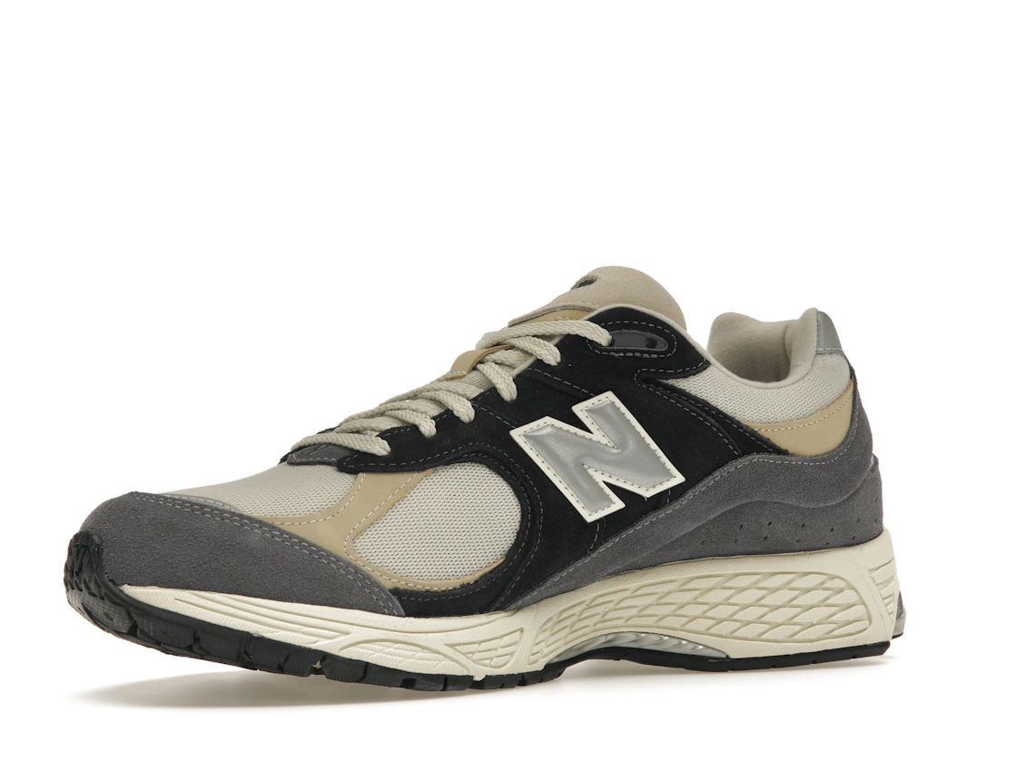 New Balance 2002R Magnet Sandstone