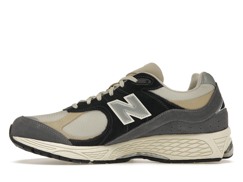 New Balance 2002R Magnet Sandstone