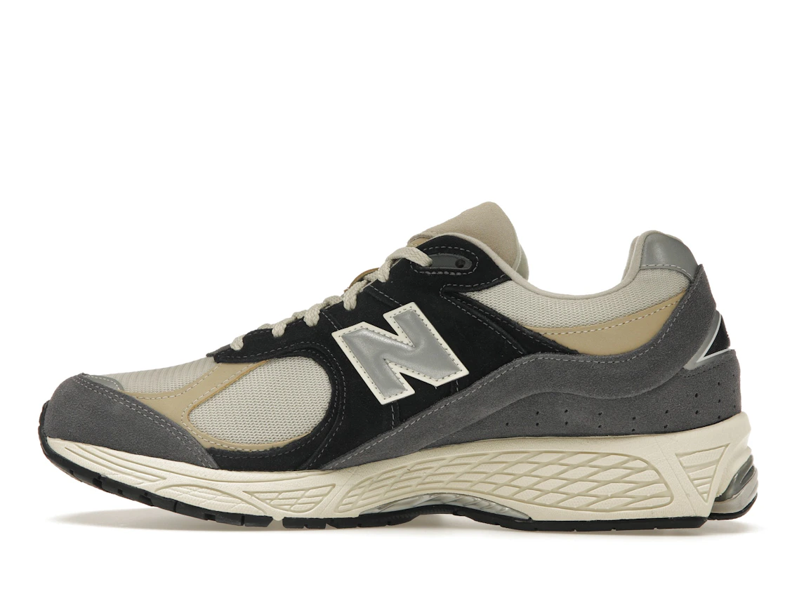 New Balance 2002R Magnet Sandstone