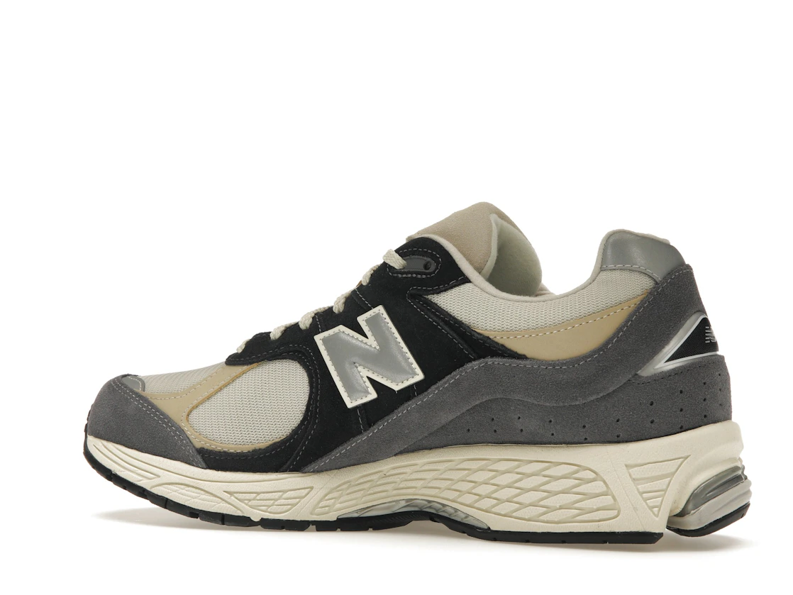 New Balance 2002R Magnet Sandstone