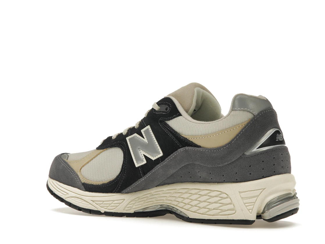New Balance 2002R Magnet Sandstone