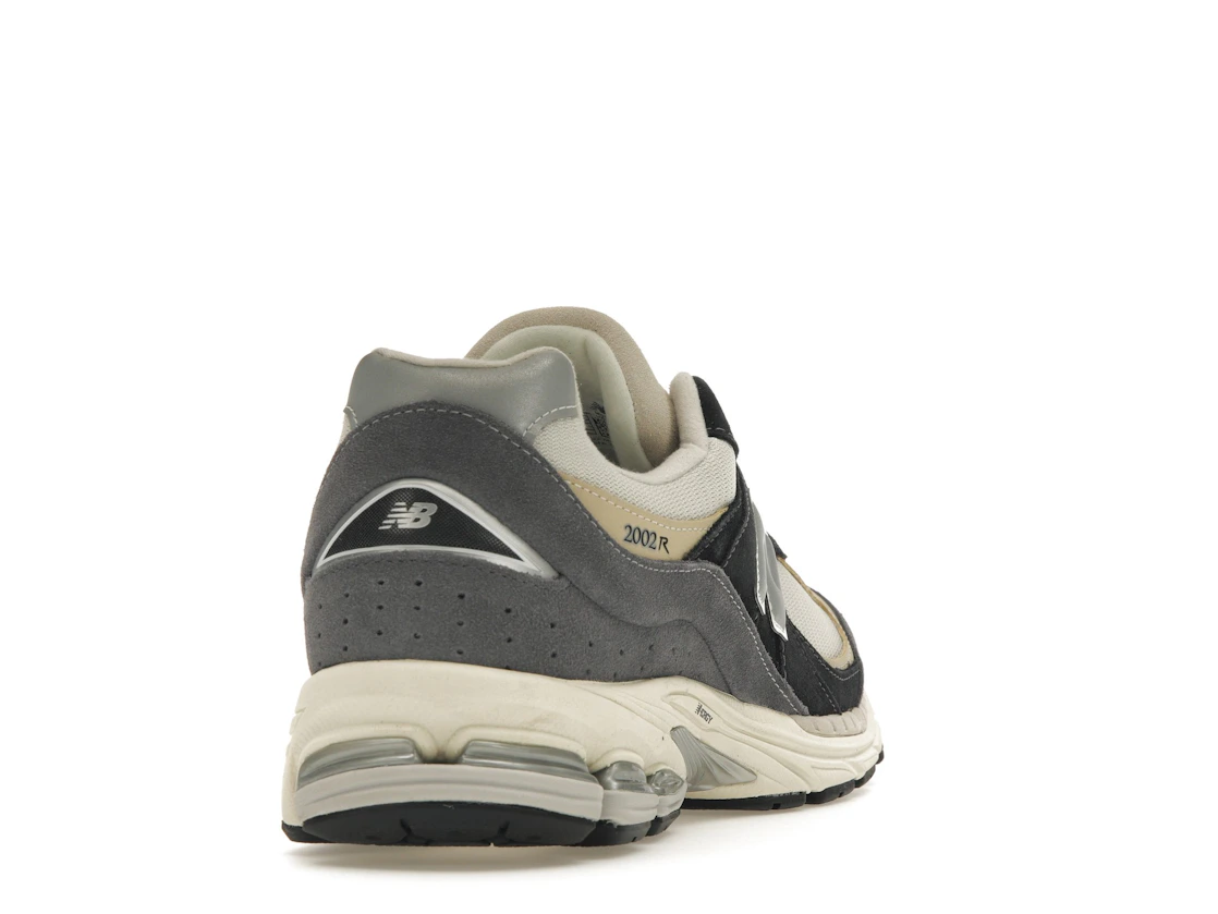 New Balance 2002R Magnet Sandstone