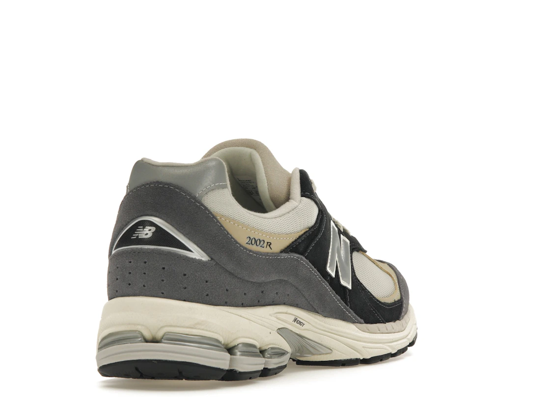 New Balance 2002R Magnet Sandstone