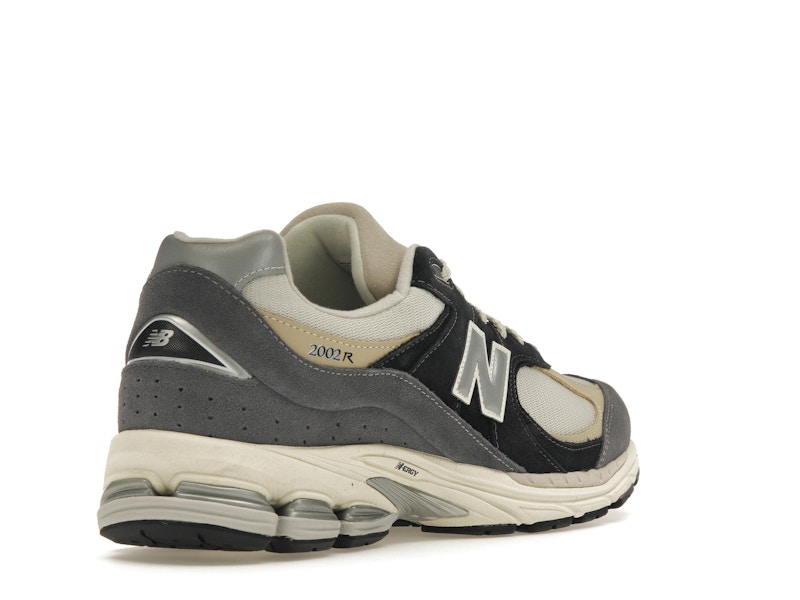 New Balance 2002R Magnet Sandstone