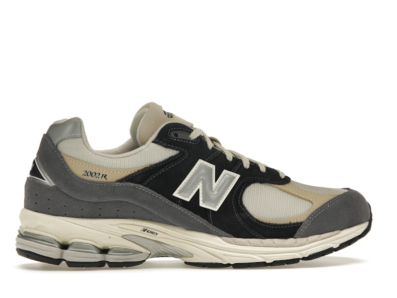 New Balance 2002R Magnet Sandstone