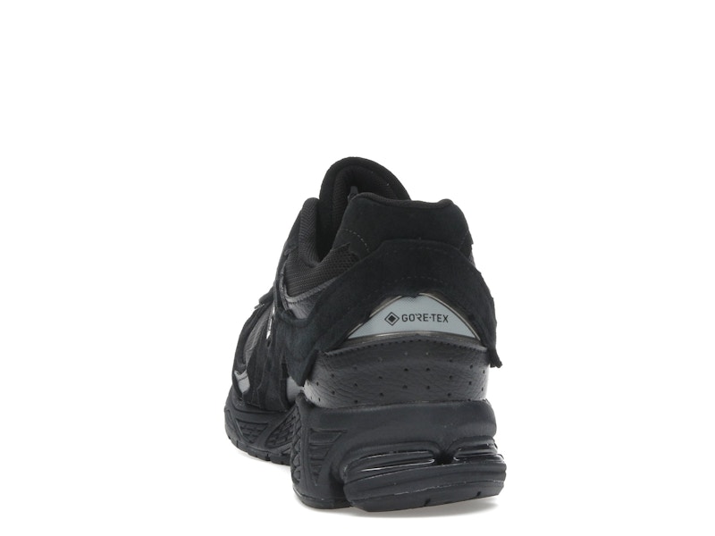 New Balance 2002R Protection Pack Black