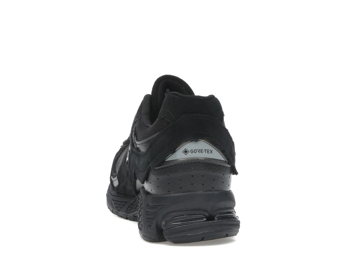New Balance 2002R Protection Pack Black