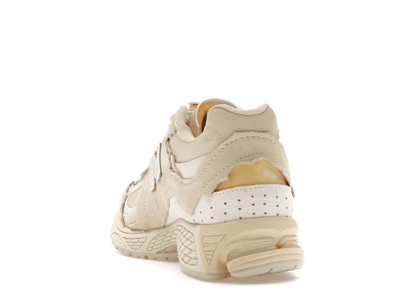 New Balance 2002R Protection Pack Sandstone - 360° view 26