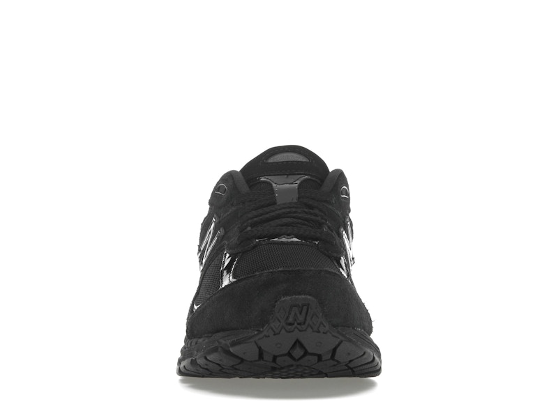 New Balance 2002R Triple Black