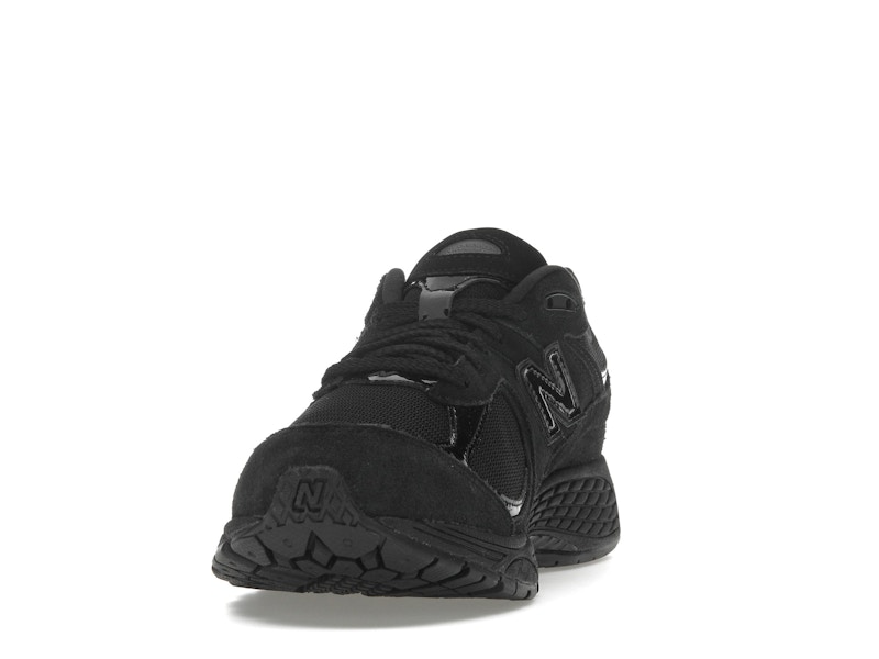 New Balance 2002R Triple Black