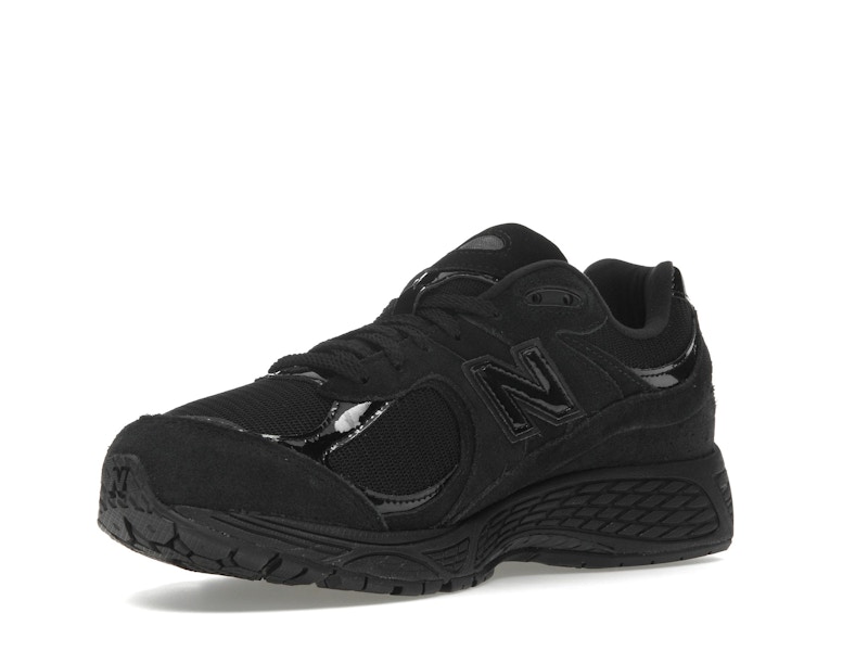 New Balance 2002R Triple Black