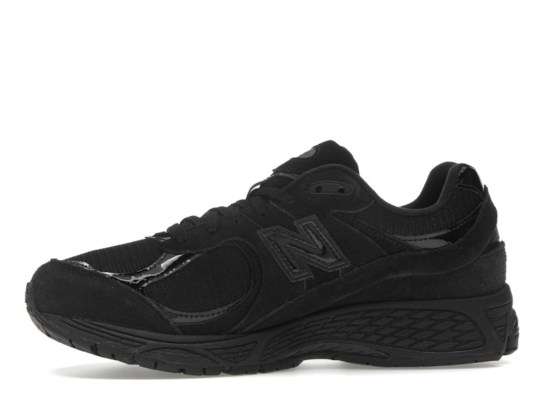 New Balance 2002R Triple Black