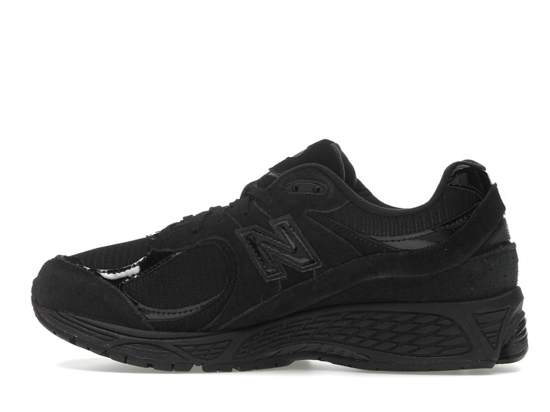 New Balance 2002R Triple Black
