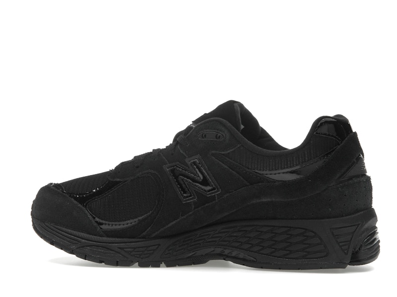 New Balance 2002R Triple Black