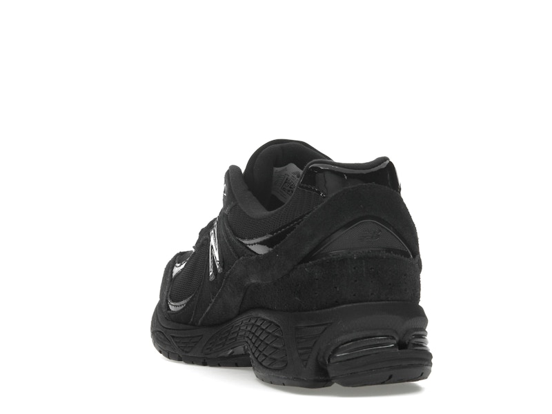 New Balance 2002R Triple Black