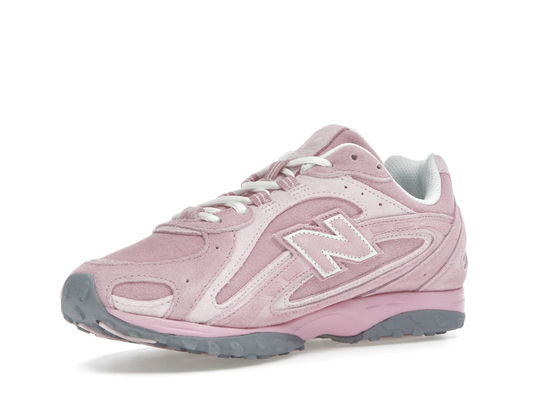 New Balance 204L Pastel Pink