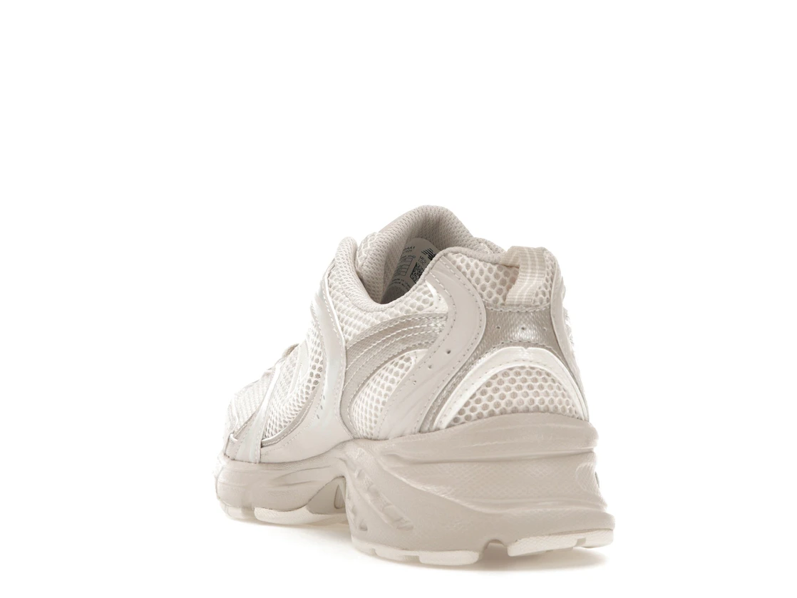 New Balance 530 Moonbeam