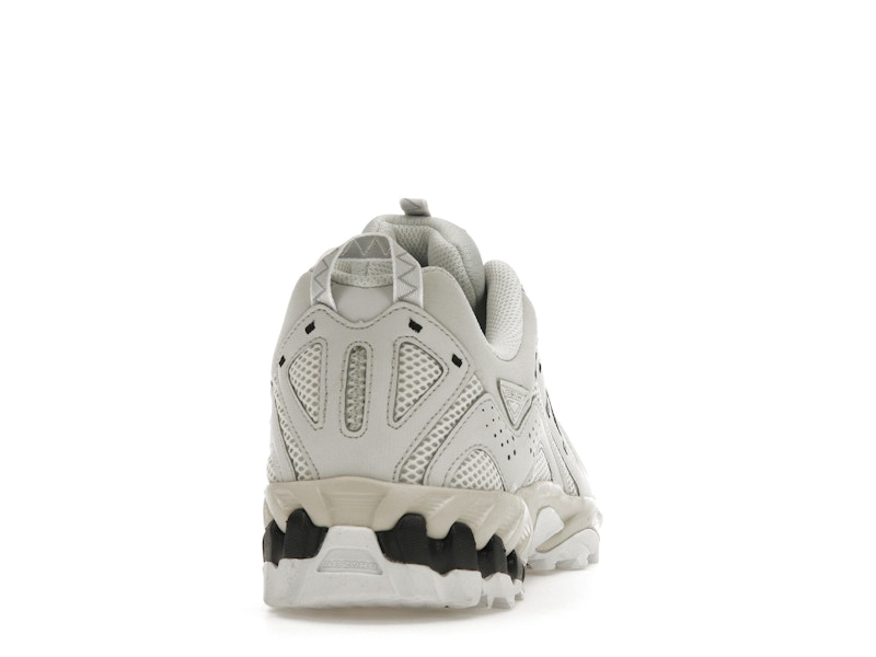 New Balance 610 Nimbus Cloud White Black