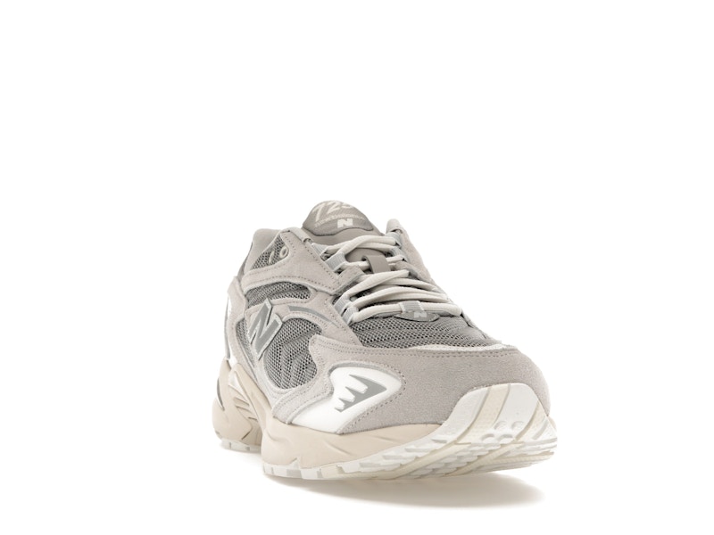 New Balance 725 Light Grey