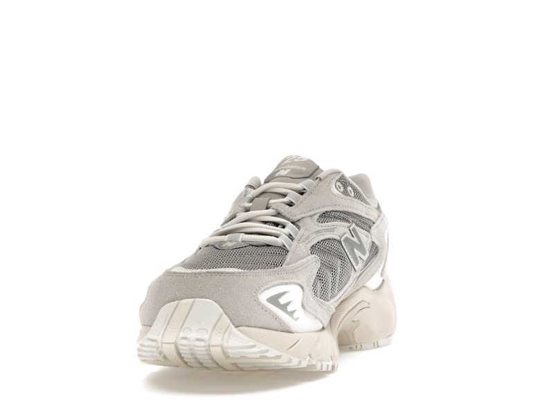 New Balance 725 Light Grey