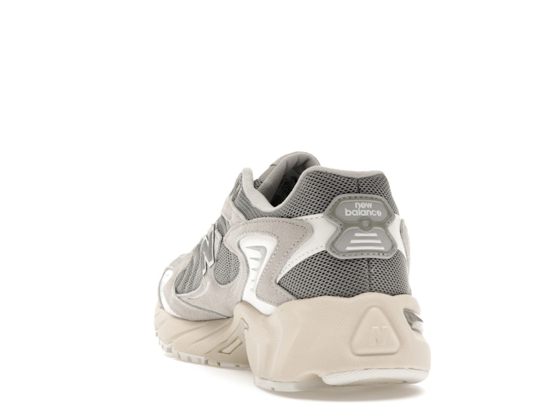 New Balance 725 Light Grey