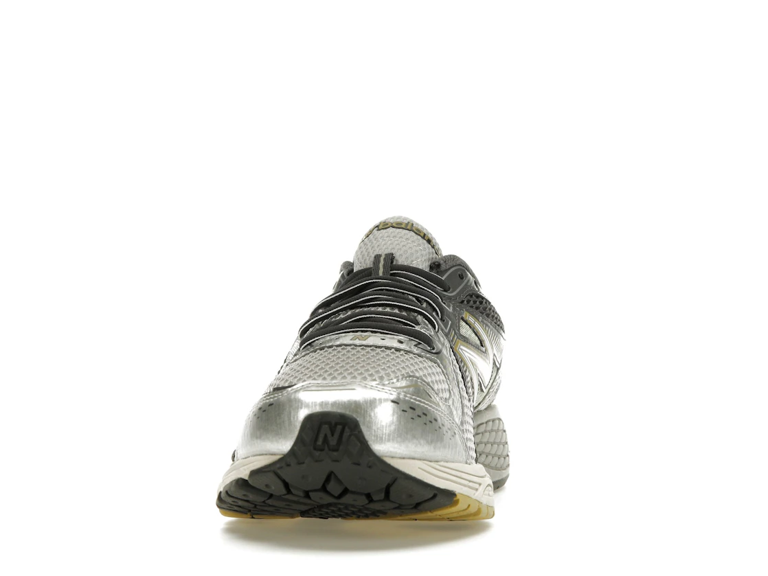 New Balance 860v2 Earth