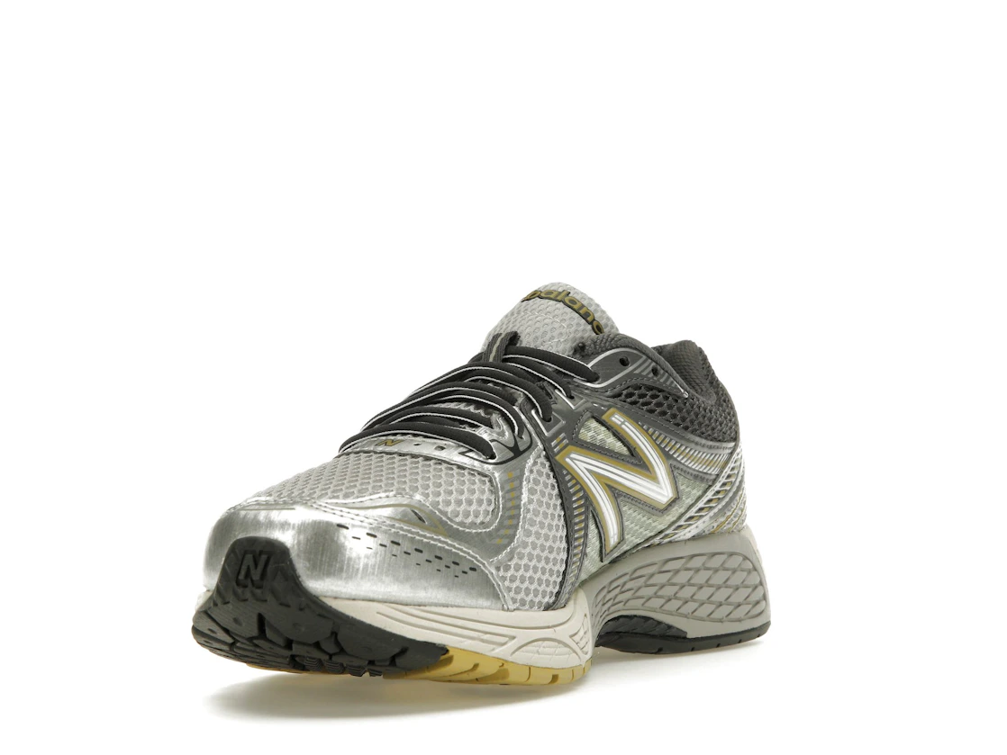 New Balance 860v2 Earth