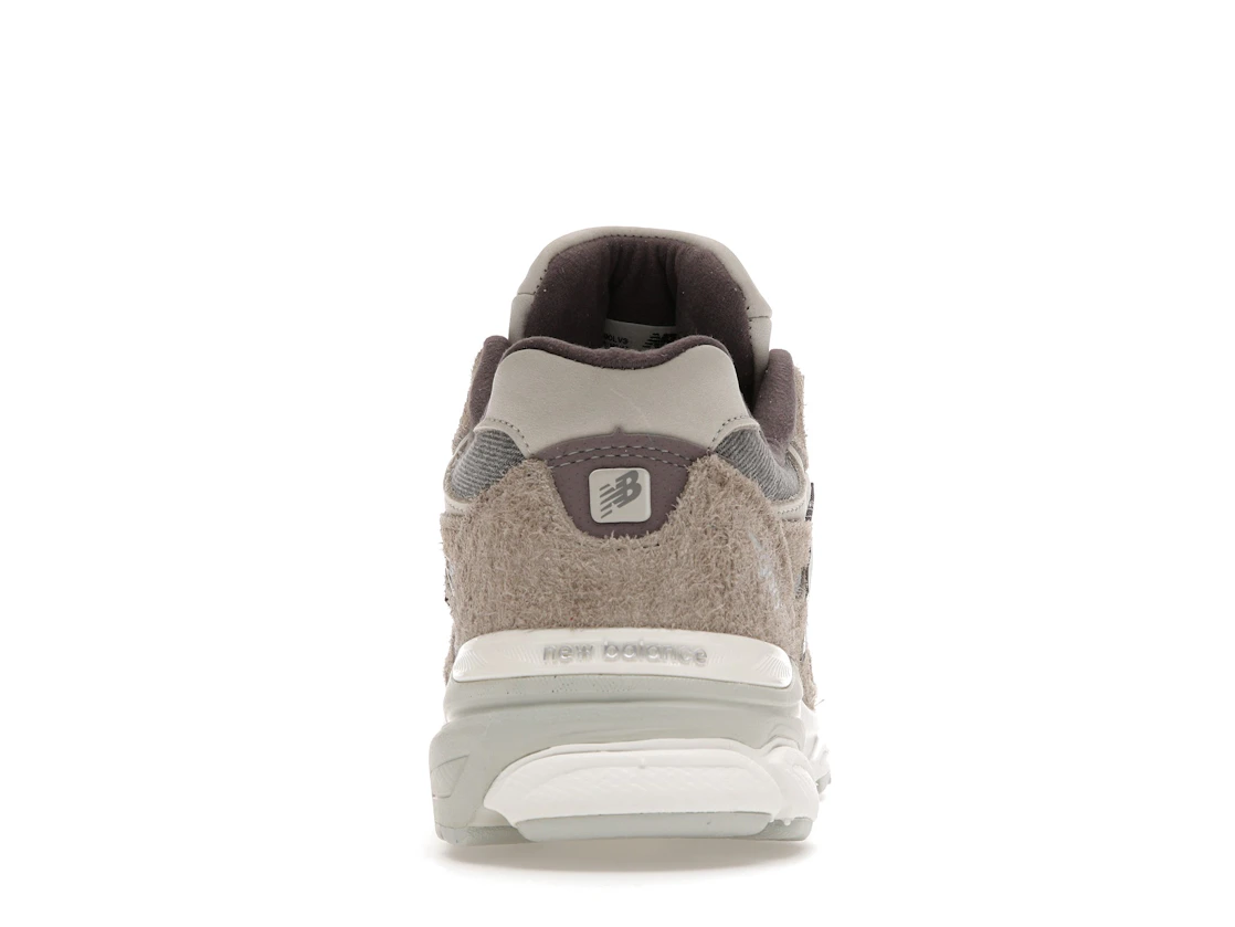 New Balance 990v3 MiUSA Levi's Elephant Skin