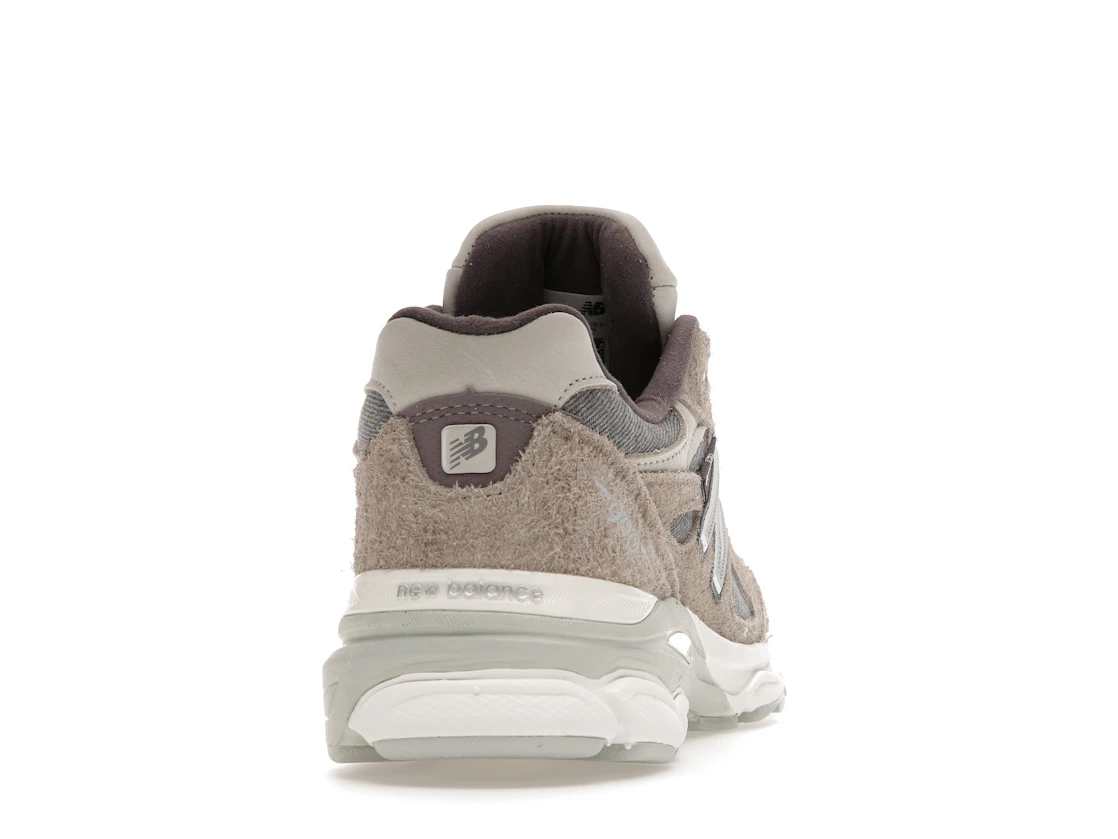 New Balance 990v3 MiUSA Levi's Elephant Skin