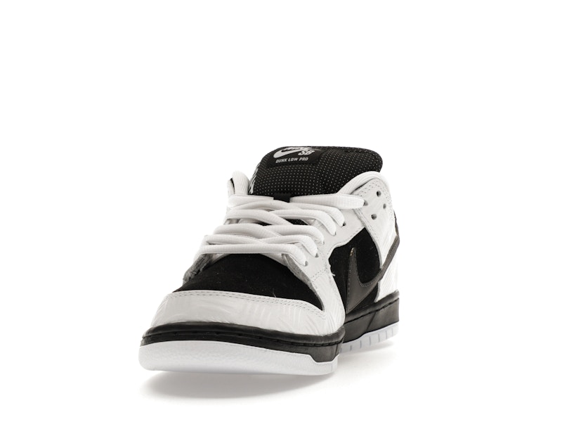 Nike SB Dunk Low TIGHTBOOTH