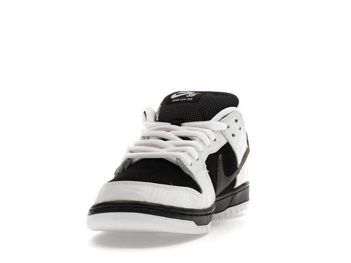 Nike SB Dunk Low TIGHTBOOTH